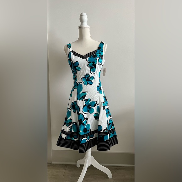 Jones Studio Dresses & Skirts - Jones Studio Sleeveless Dress NWT - Size 4